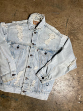 Load image into Gallery viewer, 90’s Distressed Levis Denim Trucker - L
