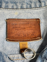 Load image into Gallery viewer, 90’s Levis Faded Denim Jacket - XXL
