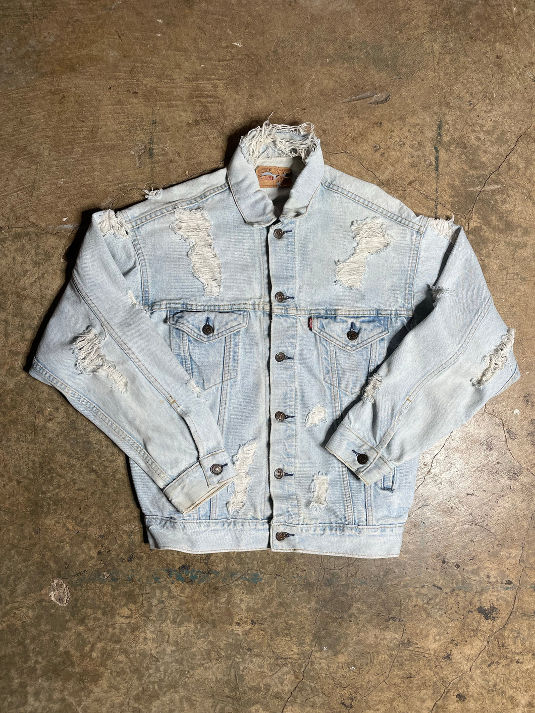 90’s Distressed Levis Denim Trucker - L